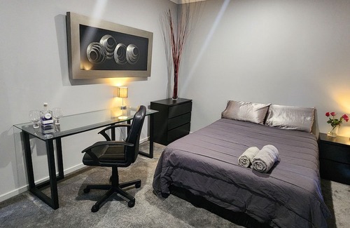 Ballina Casa | Modern Guest Suite A/C, spa, walk to shops, airport, cinema, restaurants, creek.