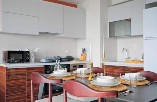 Basaksehir Apartamento | Aspen - Modern Design 2BR Apt w/ Parking & Gym