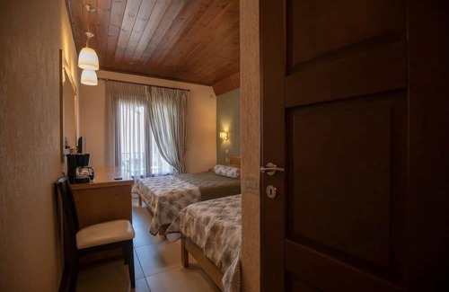 Eptalofos Condominio | Eptalofos Guesthouse - Triple Suite with Balcony