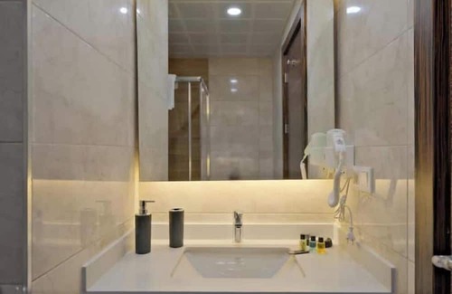 Basaksehir Apartamento | Willow - Cozy 1BR Apt w/ Free Parking & Gym