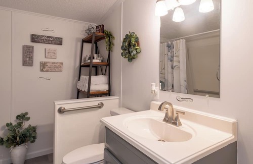 New Haven  Huron County Casa | Cozy, Rural and inviting.