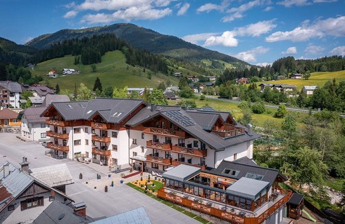 Russbach am Pass Gschuett Apartamento | 4 Family Suite Without Kitchen - Dachsteinresort