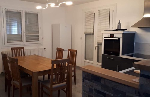 Saint-Etienne-le-Laus Apartamento | Appartement Dans une Maison