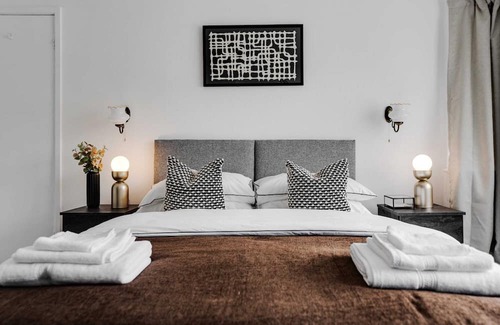 Bamber Bridge Casa | Serenity - 3 bedrooms, FREE WiFi & Parking