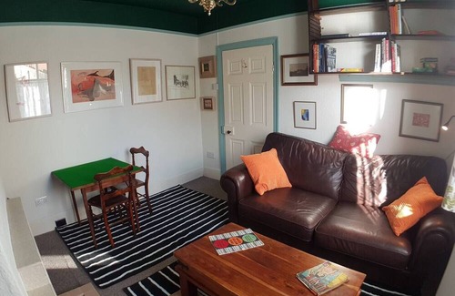 Ottery St Mary Casa | Cosy Devon Town House and Garden with BBQ