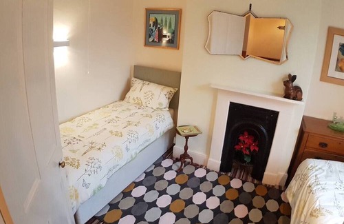 Ottery St Mary Casa | Cosy Devon Town House and Garden with BBQ