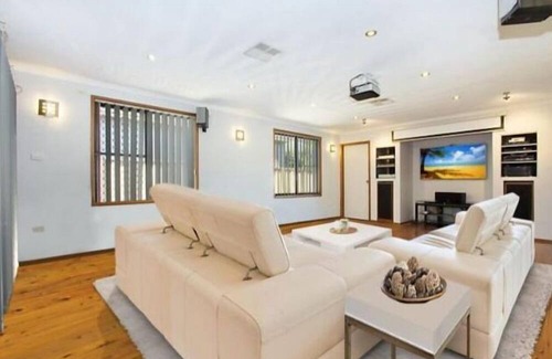 St Clair Casa | Bring the whole family to this great place with lots of room for fun.