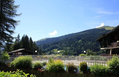 Les Gets Apartamento | Ski-in/ski-out & foot of the slopes, balcony, parking, ski locker, 22m², Les Gets