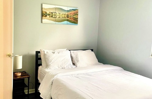 Olathe Casa | Pet friendly 3bdr with King