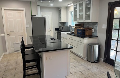 Windsor Forest Casa | Cozy Home with shaded backyard in quiet neighborhood