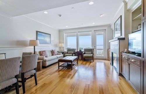 Kingsmill Cabaña | Three Bedroom Cottage on the James
