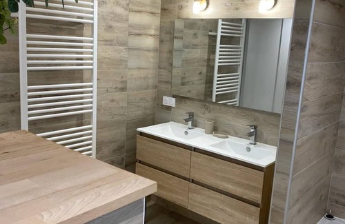 Redessan Casa | Le Clos des Grenadiers-House-Family-Ensuite with Bath-Garden view