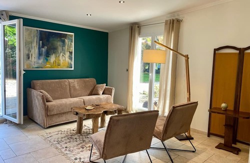 Redessan Casa | Le Clos des Grenadiers-House-Family-Ensuite with Bath-Garden view
