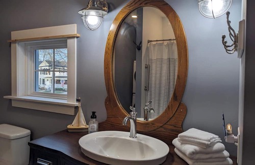 Athol Springs Casa | Private, Pretty and Comfy between Niagara Falls and Buffalo