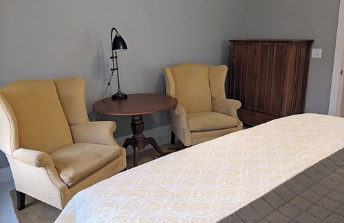 Athol Springs Casa | Private, Pretty and Comfy between Niagara Falls and Buffalo