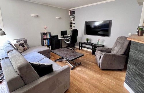 Le Port sous la Lune Apartamento | Vrbo Property