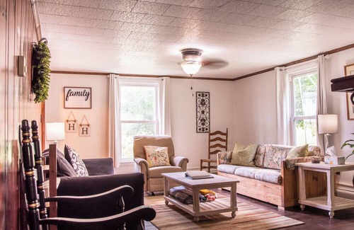 Little Levels Casa | Hill House #trails hiking skiing- beautiful farm views- privacy-relaxing