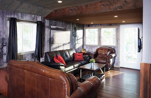 Honey Harbour Cabaña | Muskoka Lakefront Cottage Honey Harbour Georgian Bay. Only 90 min from Toronto!