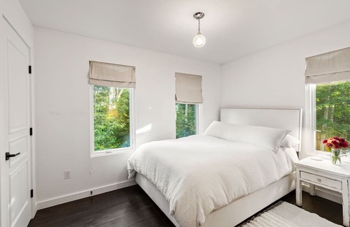 Saint George Casa | Tranquil Waters Retreat: A Luxurious Scandinavian-Inspired Haven on the Saint