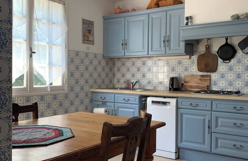 Gagnac-sur-Cere Casa | Peaceful 3-bedroom home with patio and river view!