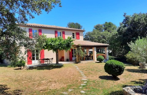 Caremeau Casa | Maison familiale spacieuse pour 8 personnes, piscine, calme et climatisation!