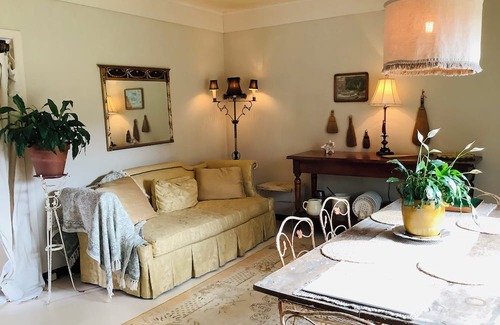 Germantown Casa | Bohemian Glow, this cozy home is surrounded by birds and a wildlife habitat.