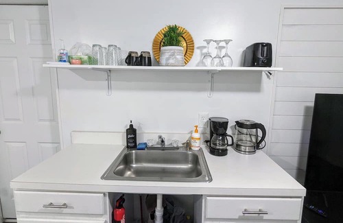 Leesburg Casa | WOW Modern & Cozy unit!! w/Private Entrance!