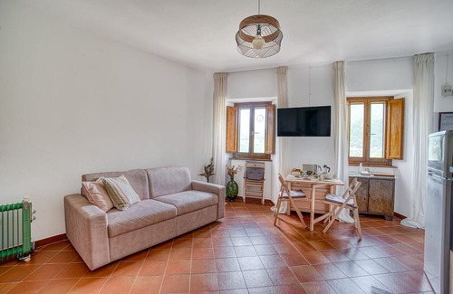 Vallo di Nera Casa | Holiday Home 'Il Tripode - Le Dimore Del Bordone' with Mountain View
