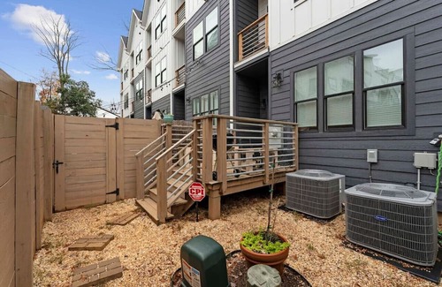 Plaza Midwood Casa | Plaza Midwood Penthouse