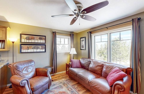 Spearfish Apartamento | Quiet house with tranquil views of Spearfish Hills, grill, partial AC, & cable