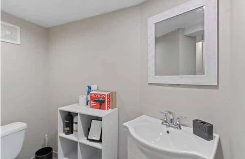 Greenfield Apartamento | Entire rental unit in Milwaukee, Wisconsin