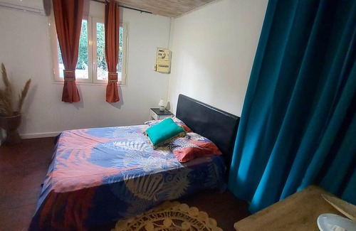 Bois d'Olives Casa | Homerez - Big house for 11 ppl. with swimming-pool, jacuzzi, garden and terrace
