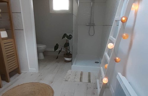 Authon-Ebeon Casa | Holiday Home 'Gîte Florène' with Private Terrace and Private Garden