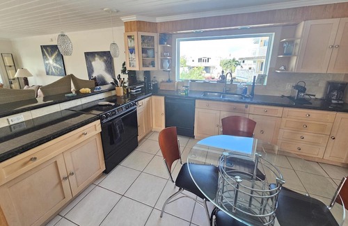 Indian Waterways Casa | Bay-front, family compound in Tavernier is the perfect Keys retreat.