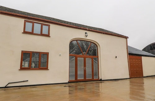 Knott End-on-Sea Cabaña | BARN CONVERSION, with hot tub in Stalmine