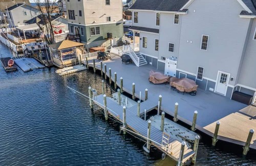 Bayville Casa | Exclusive Waterfront Rental with Complimentary three Jet Ski Ultimate Summer Fun