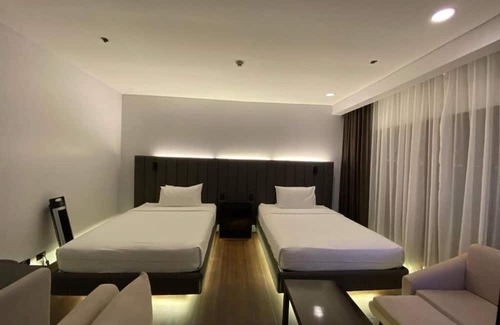 Baguio Apartamento | The Forest Lodge at Camp John Hay privately owned unit with parking 535n