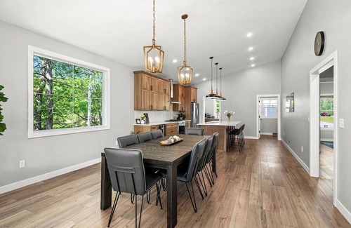 Duluth Casa | RiverWest Lakeview - Beautiful 2 BR pet friendly home at the base of Spirit Mtn.