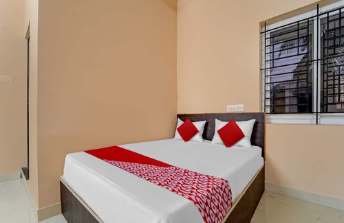 Karunya Nagar Hotel | OYO Dhanam Lodge
