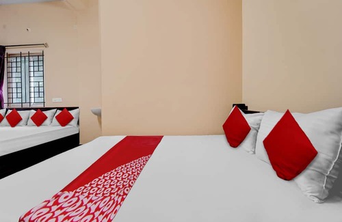 Karunya Nagar Hotel | OYO Dhanam Lodge