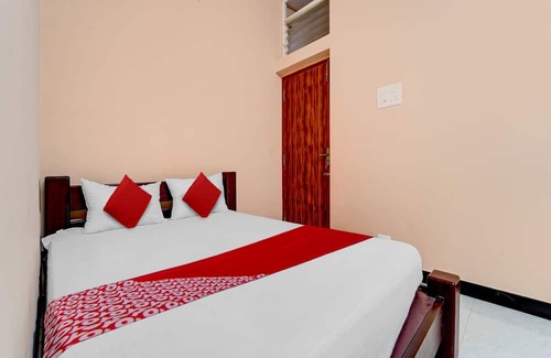 Karunya Nagar Hotel | OYO Dhanam Lodge