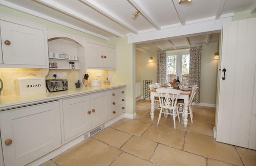 Huggate Cabaña | Delightful holiday home in pretty village high in the stunning Yorkshire Wolds