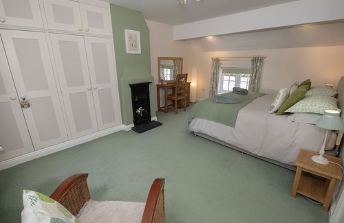 Huggate Cabaña | Delightful holiday home in pretty village high in the stunning Yorkshire Wolds