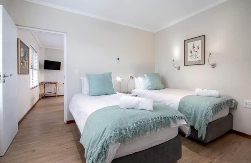 Hermanus Apartamento | Steenbok House self catering Apartment
