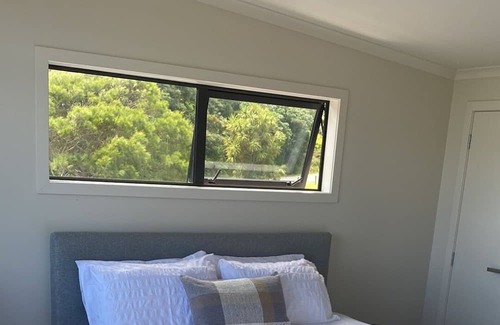 Waitomo District Casa | Mee ‘N G’s Boat Shed Marokopa’s finest luxury stay!
