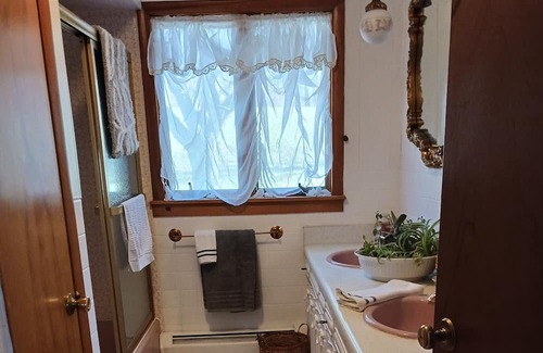 Randolph Casa | Convenient stay off expressway, lots of extras, roomy, central to attractions.