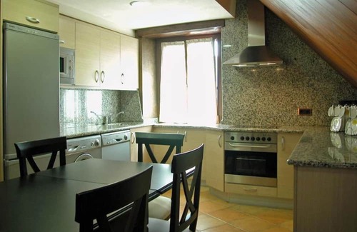 Villanueva de Aezcoa Casa | Holiday Home 'Casa Aguerre' with Mountain View, Private Terrace and Wi-Fi