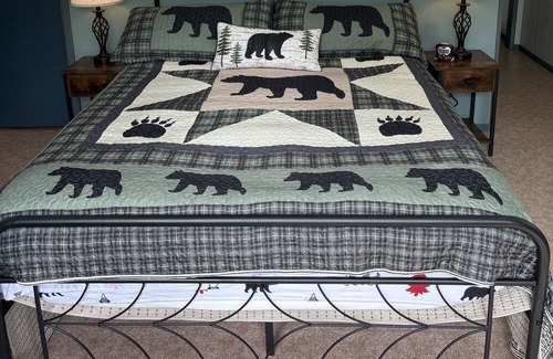 Weed Casa | Cozy one bedroom home in the woods 5 miles from the town of Mount Shasta.