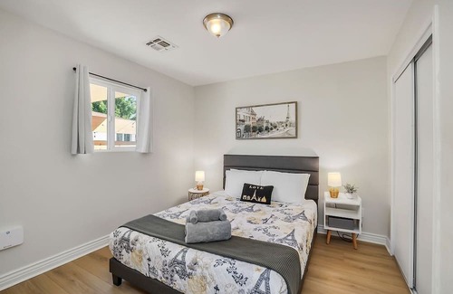 Coronado Casa | 2BR Desert Retreat Central Phoenix Monthly Rental