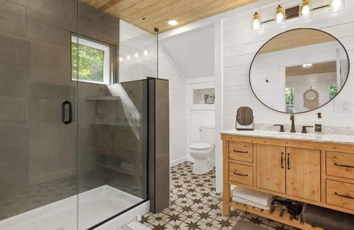 Combs Casa | Luxury Cabin nestled in the Ozark Mountains.